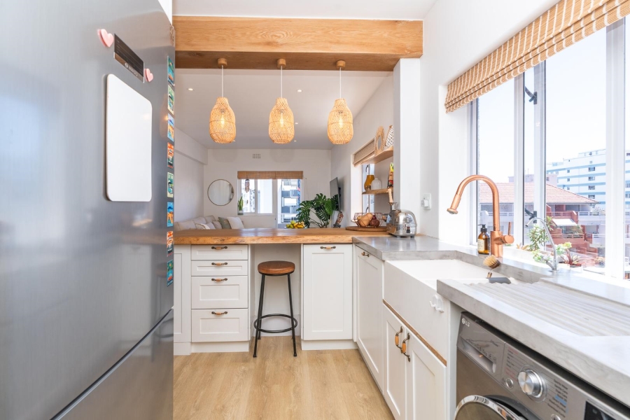 To Let 2 Bedroom Property for Rent in Sea Point Western Cape